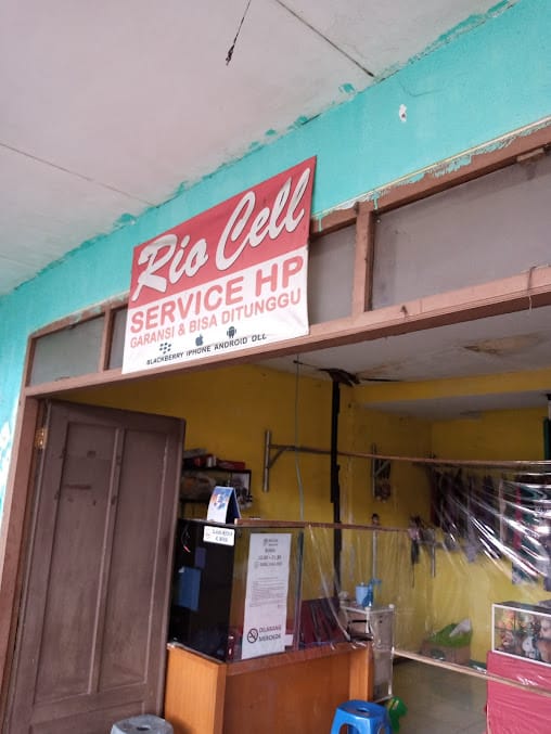 Rio Cell Teknisi Service HP di Malang