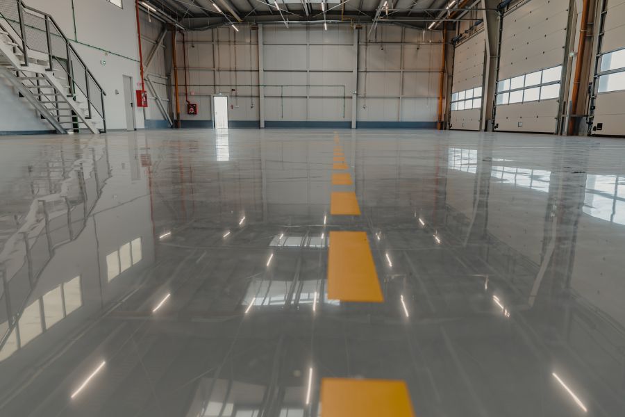 Tips Memilih Kontraktor Epoxy Lantai Terpercaya di Tangerang 2 kontraktor epoxy lantai tangerang